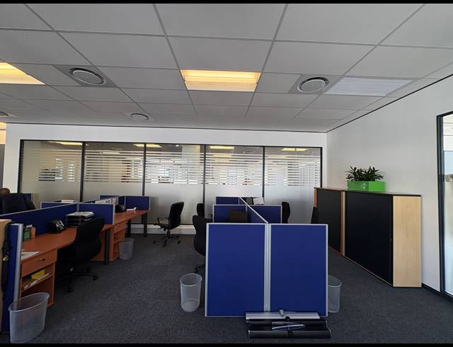 1,587M² OFFICE TO LET IN WOODSTOCK
